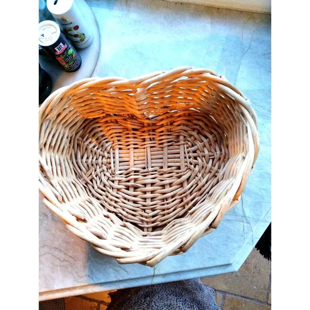 Vintage HEART Bread Basket Weaved Branch‎ Wicker Woven Tray Cottagecore Easter
